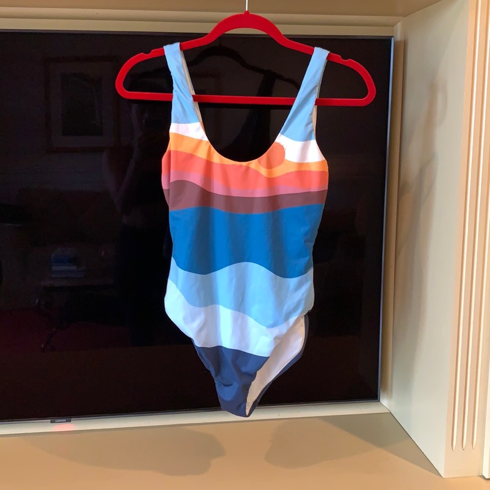 Faherty sun and waves one piece swim suit
